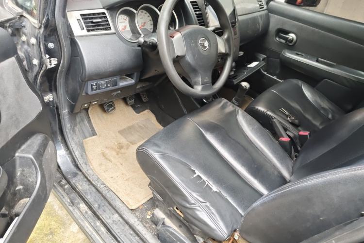 Used Nissan Tiida 2008 1.6L Manual Fashion Model Driver Seat