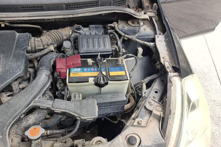 Used Nissan Tiida 2008 1.6L Manual Fashion Model Engine Bay Left