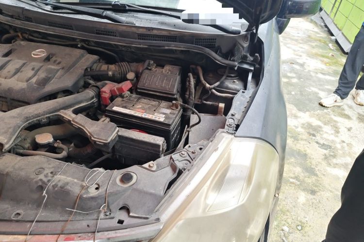 Used Nissan Tiida 2008 1.6L Manual Fashion Model Engine Bay Left