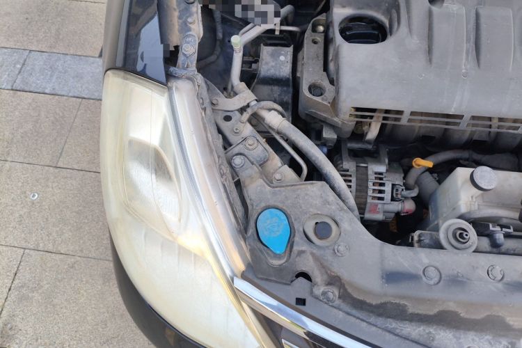 Used Nissan Tiida 2008 1.6L Manual Smart Version Engine Bay Right