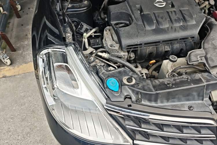 Used Nissan Tiida 2008 1.6L Automatic Smart Version Engine Bay Right