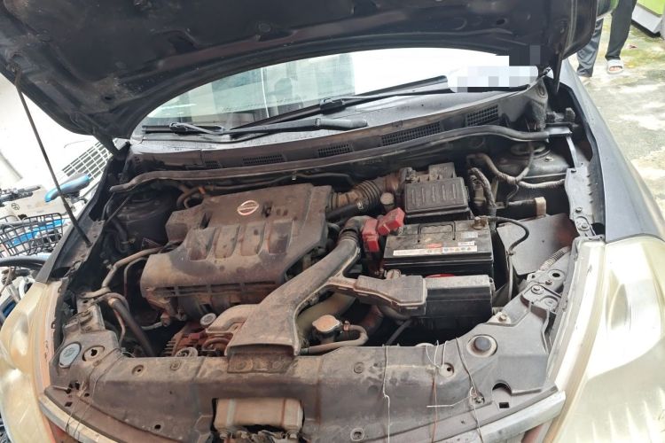 Used Nissan Tiida 2008 1.6L Manual Fashion Model Engine Bay