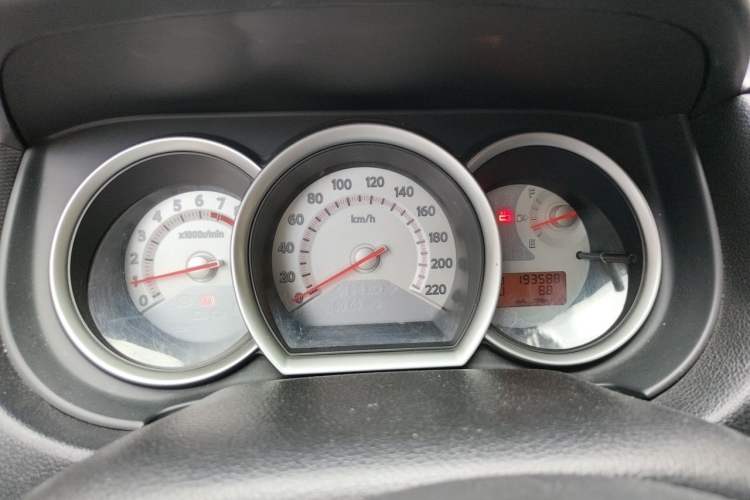 Used Nissan Tiida 2008 1.6L Automatic Fashion Edition Instrument Cluster