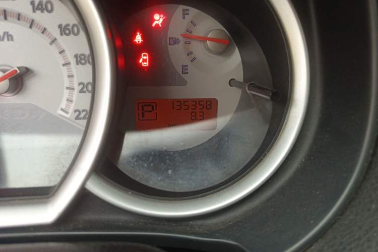 Used Nissan Tiida 2008 1.6L Automatic Fashion Edition Odometer Close Up