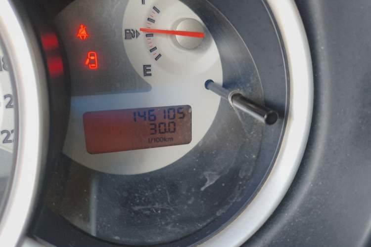 Used Nissan Tiida 2008 1.6L Manual Smart Version Odometer Close Up