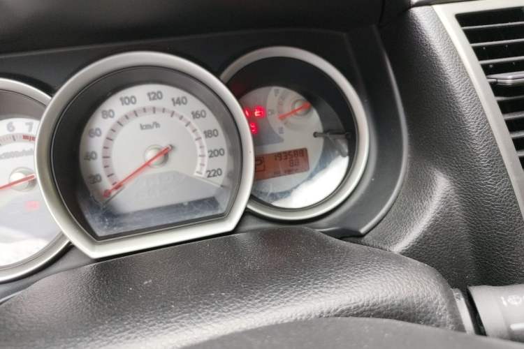 Used Nissan Tiida 2008 1.6L Automatic Fashion Edition Odometer Close Up