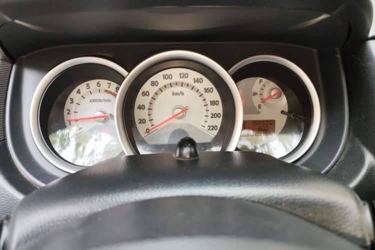 Used Nissan Tiida 2008 1.6L Automatic Smart Version Odometer Close Up