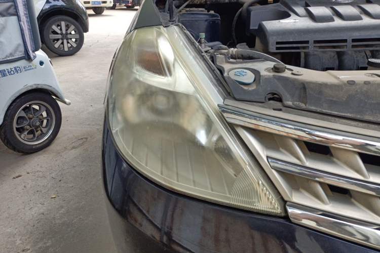 Used Nissan Tiida 2008 1.6L Manual Fashion Model Right Front Headlight