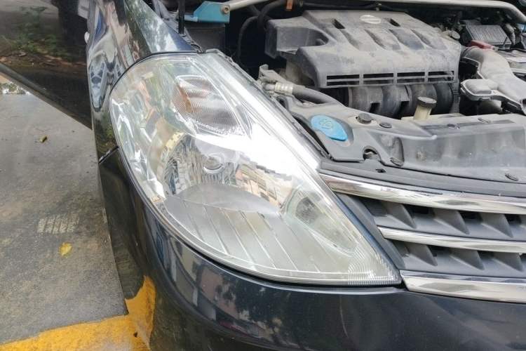 Used Nissan Tiida 2008 1.6L Automatic Fashion Edition Right Front Headlight