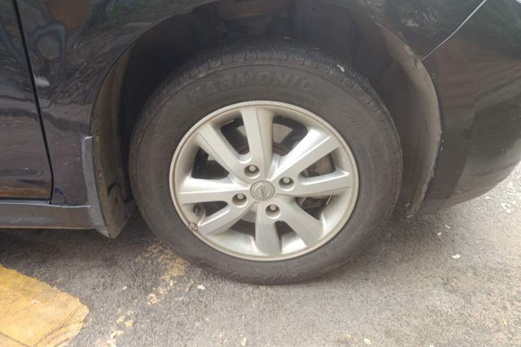 Used Nissan Tiida 2008 1.6L Automatic Fashion Edition Right Front Wheel Hub