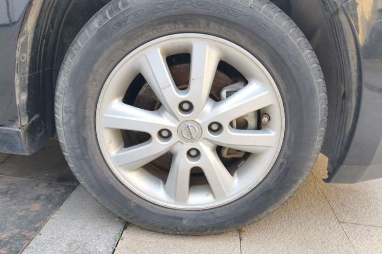 Used Nissan Tiida 2008 1.6L Manual Smart Version Right Front Wheel Hub