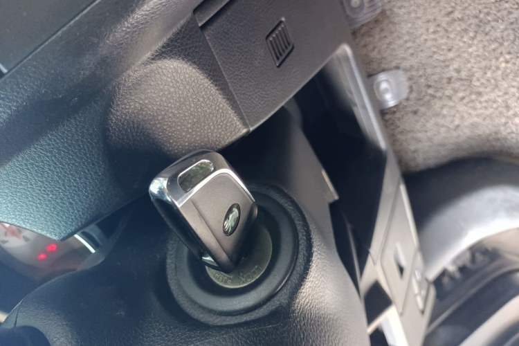 Used Nissan Tiida 2008 1.6L Manual Fashion Model Vehicle Key