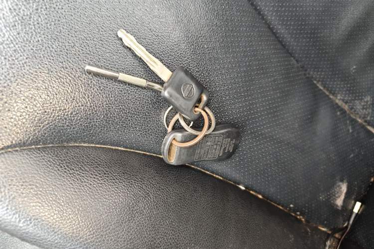 Used Nissan Tiida 2008 1.6L Manual Fashion Model Vehicle Key