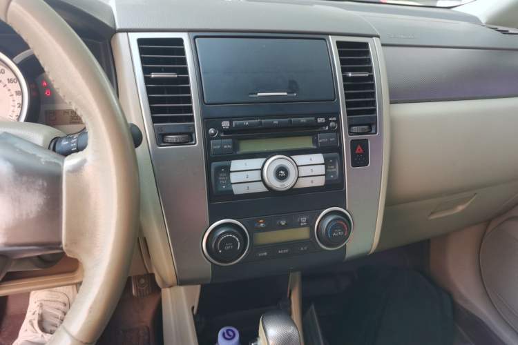 Used Nissan Tiida 2008 1.6L Automatic Smart Version Audio And AC Panel