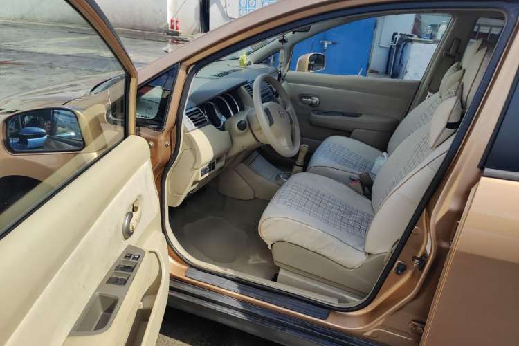 Used Nissan Tiida 2008 1.6L Manual Fashion Model Driver Seat