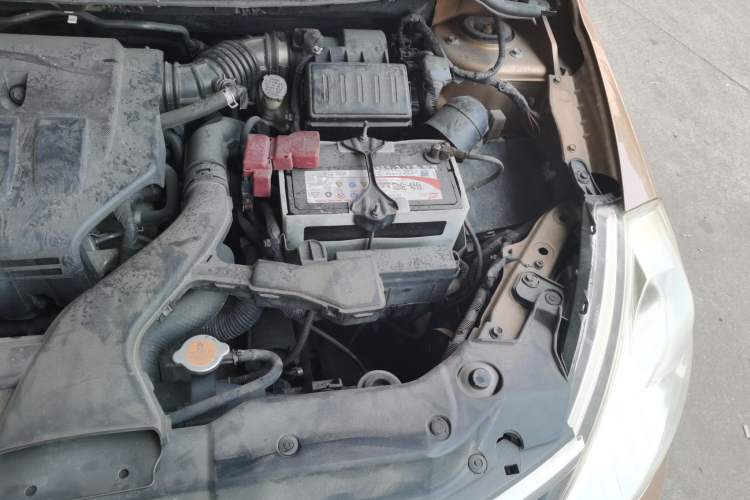 Used Nissan Tiida 2008 1.6L Automatic Smart Version Engine Bay Left