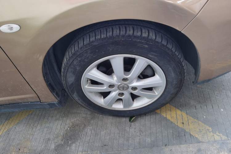 Used Nissan Tiida 2008 1.6L Automatic Smart Version Right Front Wheel Hub