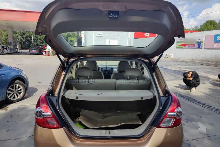 Used Nissan Tiida 2008 1.6L Manual Fashion Model Trunk