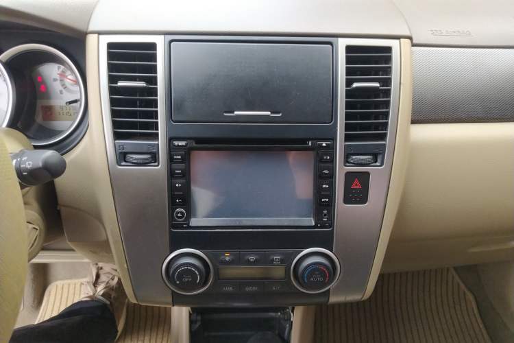 Used Nissan Tiida 2008 1.6L Automatic Smart Version Audio And AC Panel