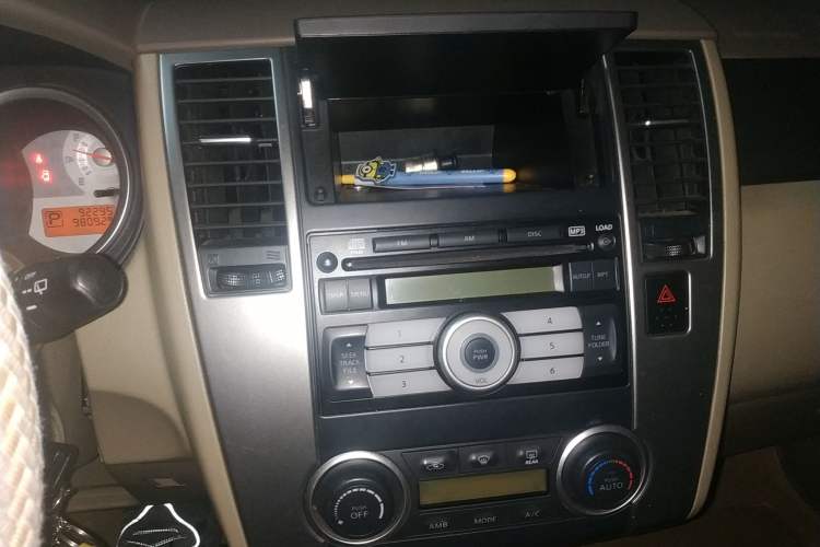 Used Nissan Tiida 2008 1.6L Automatic Smart Version Audio And AC Panel