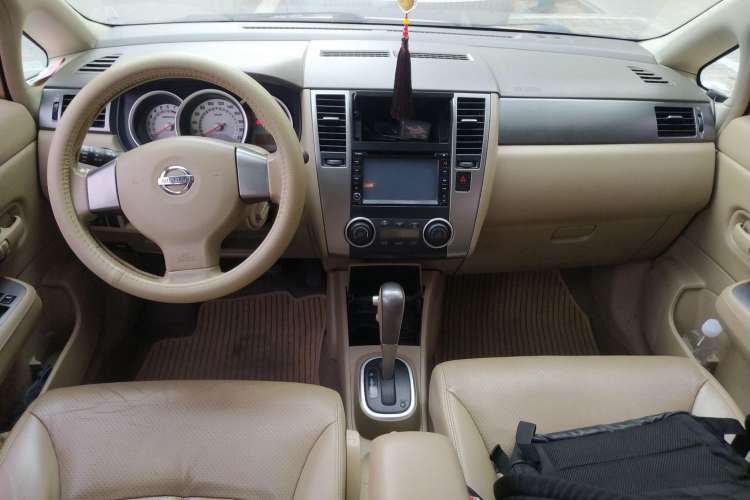 Used Nissan Tiida 2008 1.6L Automatic Smart Version Center Console