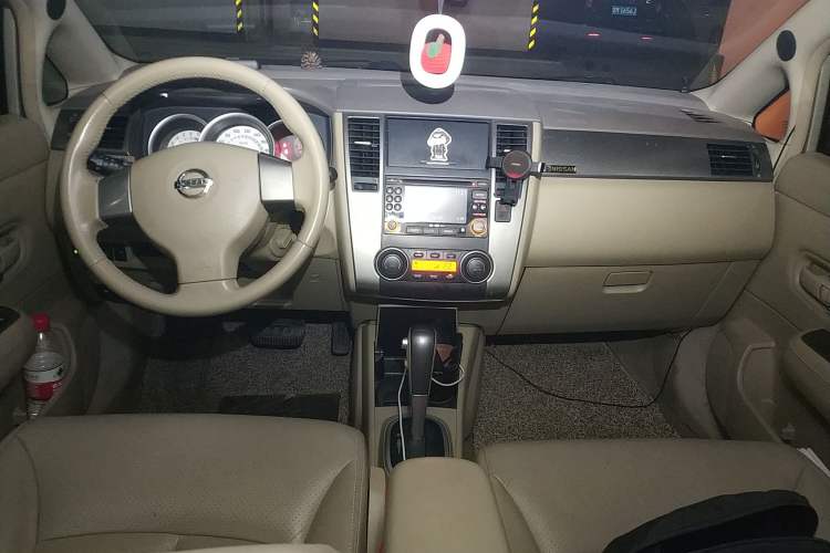 Used Nissan Tiida 2008 1.6L Automatic Smart Version Center Console
