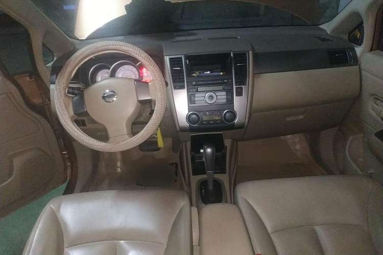 Used Nissan Tiida 2008 1.6L Automatic Smart Version Center Console