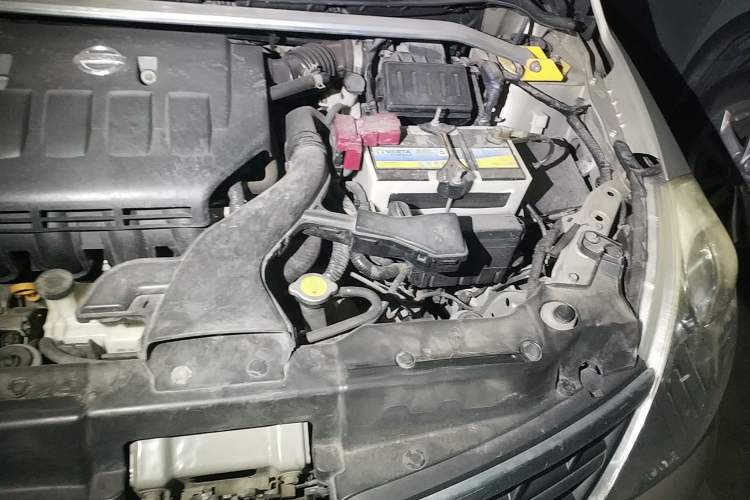 Used Nissan Tiida 2008 1.6L Automatic Smart Version Engine Bay Left