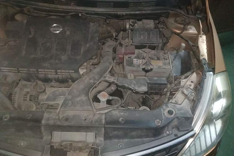 Used Nissan Tiida 2008 1.6L Automatic Smart Version Engine Bay Left