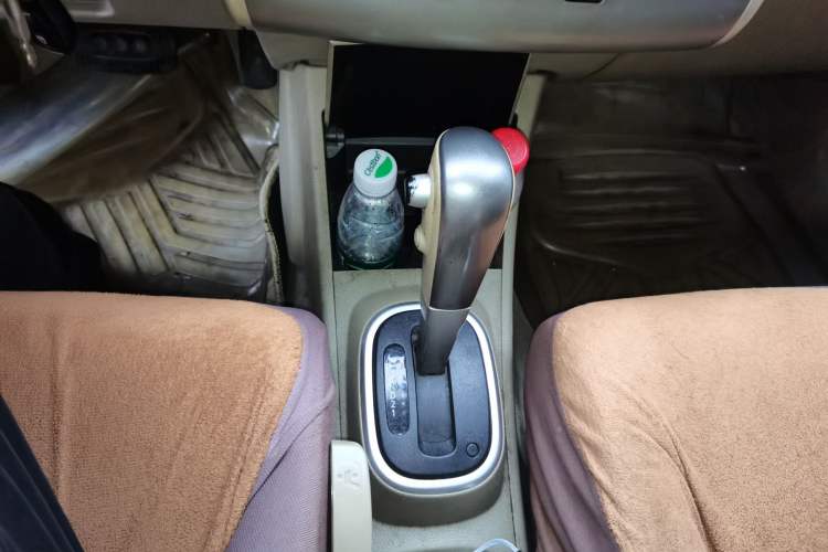Used Nissan Tiida 2008 1.6L Automatic Fashion Edition Gear Lever