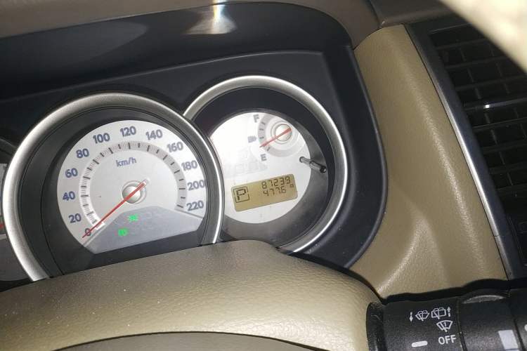Used Nissan Tiida 2008 1.6L Automatic Smart Version Odometer Close Up