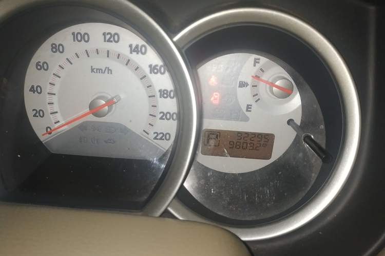 Used Nissan Tiida 2008 1.6L Automatic Smart Version Odometer Close Up