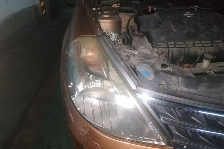 Used Nissan Tiida 2008 1.6L Automatic Smart Version Right Front Headlight