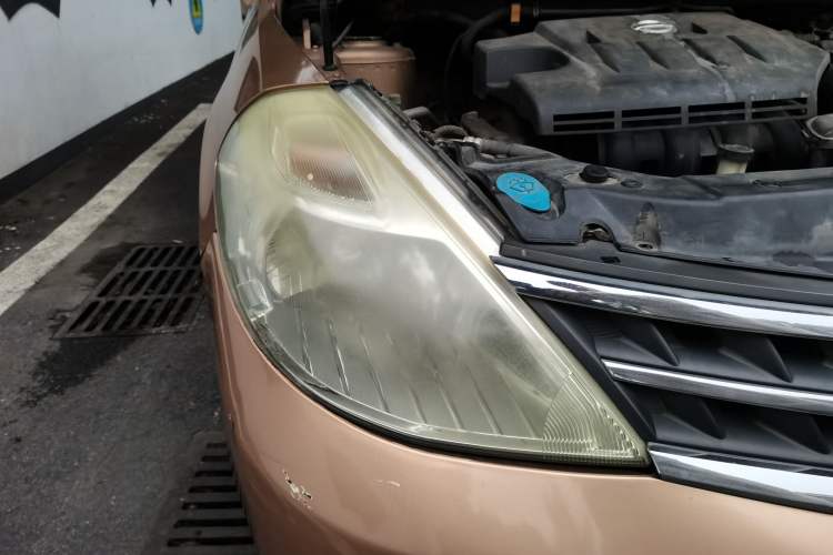Used Nissan Tiida 2008 1.6L Automatic Fashion Edition Right Front Headlight
