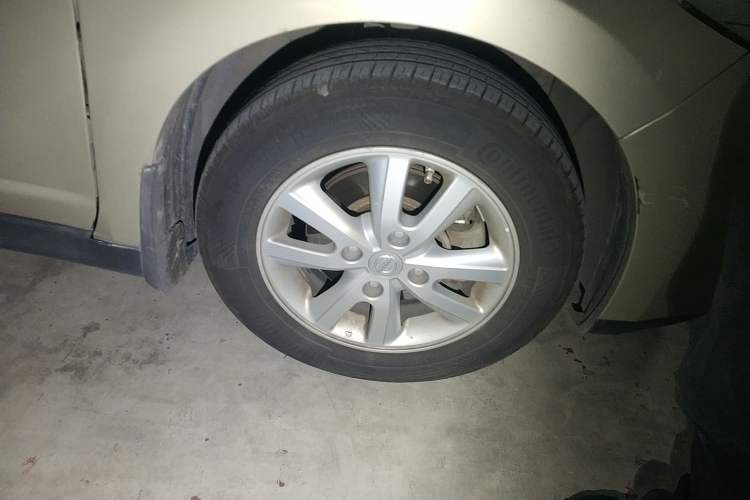 Used Nissan Tiida 2008 1.6L Automatic Smart Version Right Front Wheel Hub