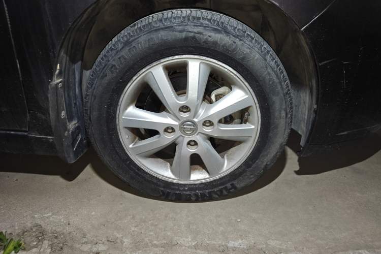 Used Nissan Tiida 2008 1.6L Automatic Smart Version Right Front Wheel Hub