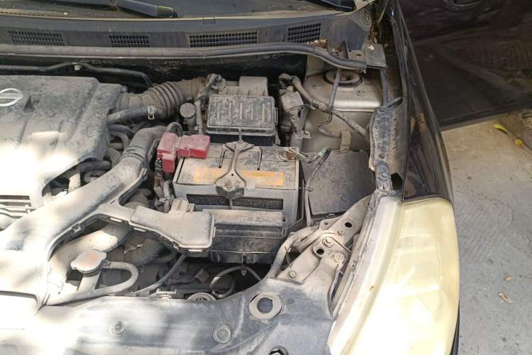 Used Nissan Tiida 2008 1.6L Manual Smart Version Engine Bay Left