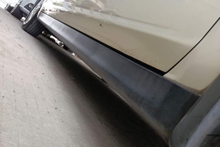 Used Nissan Tiida 2008 1.6L Automatic Fashion Edition Right Side Sill