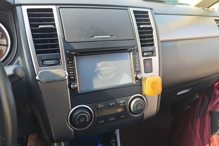 Used Nissan Tiida 2008 1.6L Automatic Smart Version Audio And AC Panel