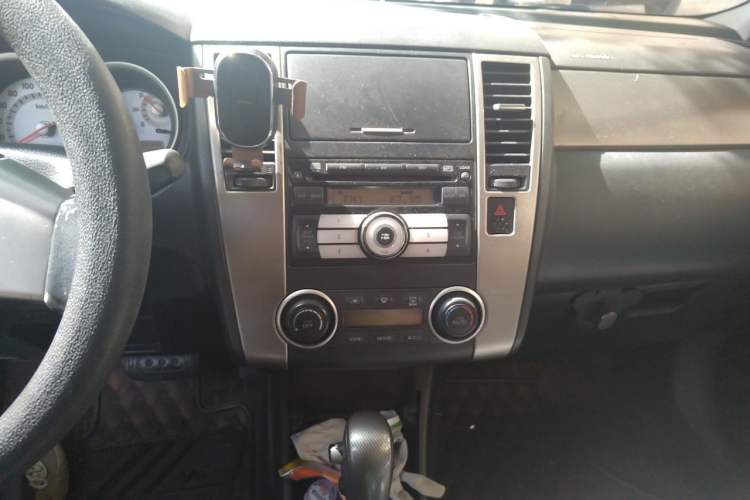 Used Nissan Tiida 2008 1.6L Automatic Smart Version Audio And AC Panel