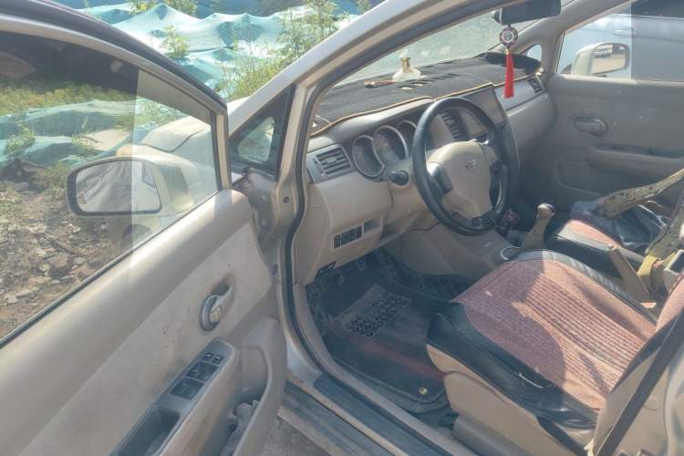 Used Nissan Tiida 2008 1.6L Manual Fashion Model Driver Seat