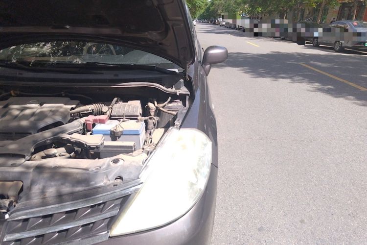 Used Nissan Tiida 2008 1.6L Automatic Smart Version Engine Bay Left