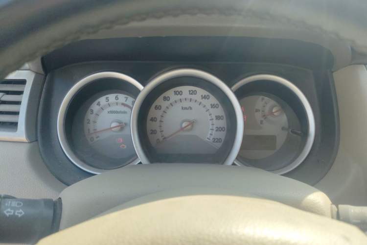 Used Nissan Tiida 2008 1.6L Manual Fashion Model Instrument Cluster