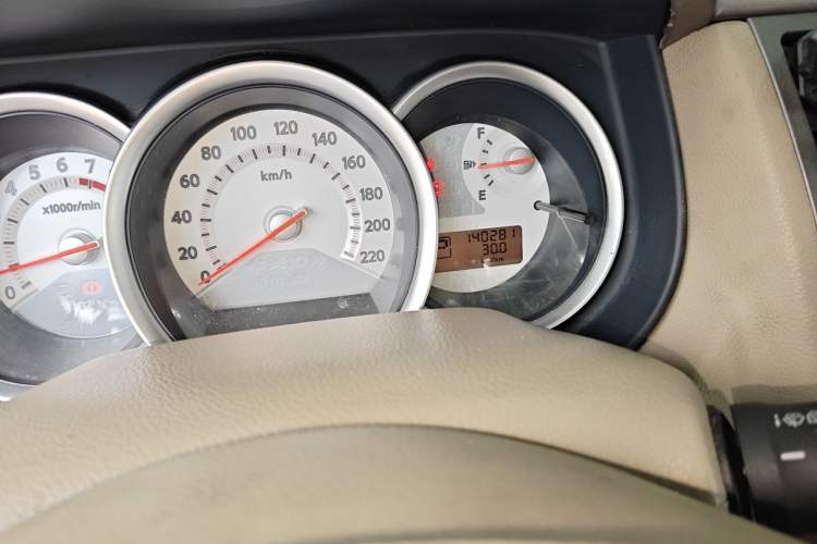 Used Nissan Tiida 2008 1.6L Automatic Smart Version Odometer Close Up