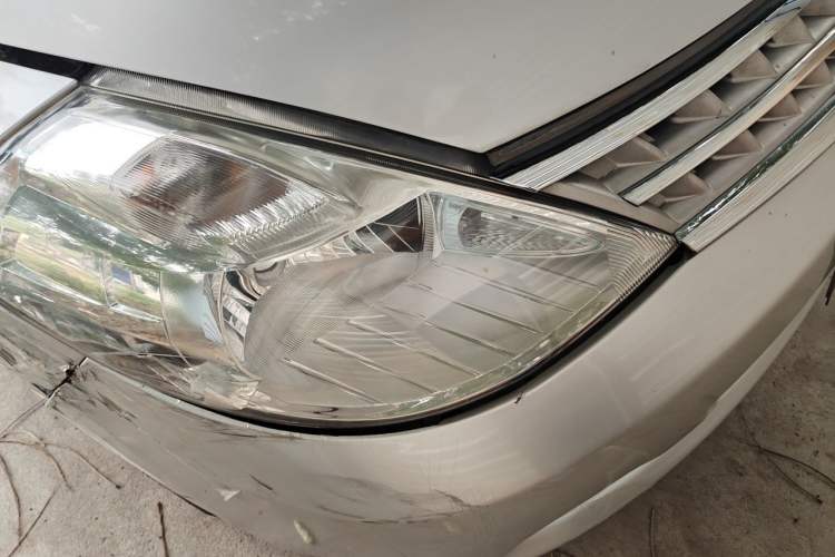 Used Nissan Tiida 2008 1.6L Automatic Smart Version Right Front Headlight