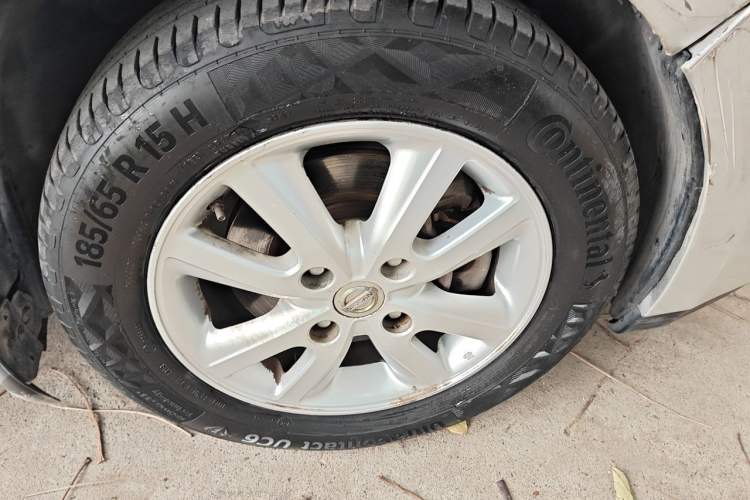 Used Nissan Tiida 2008 1.6L Automatic Smart Version Right Front Wheel Hub