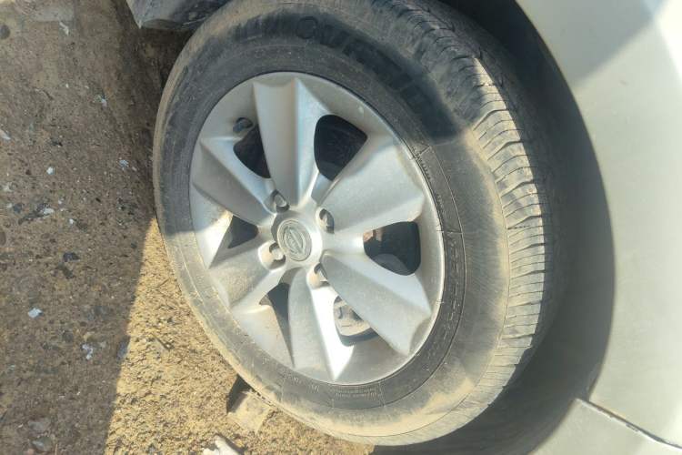 Used Nissan Tiida 2008 1.6L Manual Fashion Model Right Front Wheel Hub