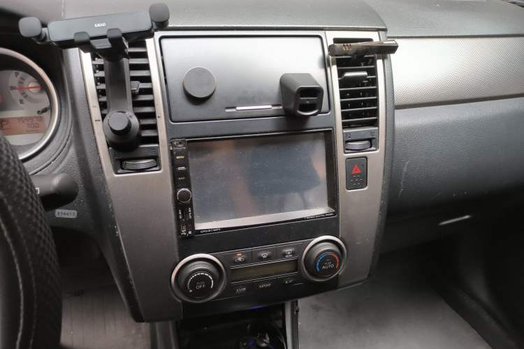 Used Nissan Tiida 2008 1.6L Automatic Smart Version Audio And AC Panel