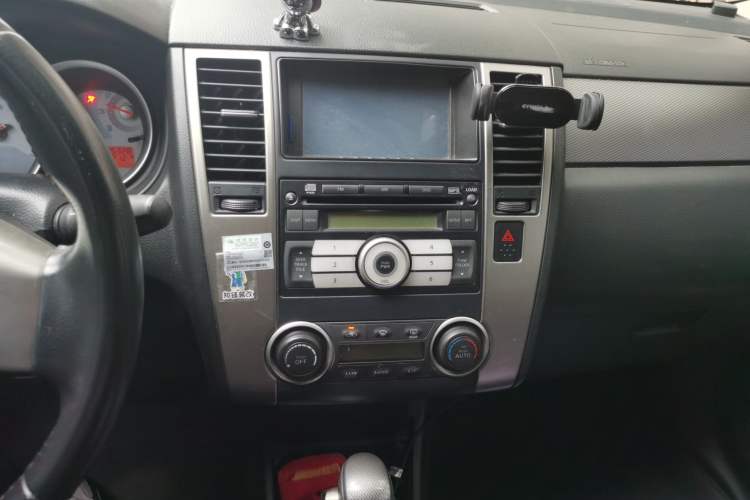 Used Nissan Tiida 2008 1.6L Automatic Smart Version Audio And AC Panel