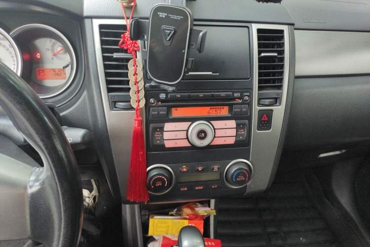 Used Nissan Tiida 2008 1.6L Automatic Smart Version Audio And AC Panel